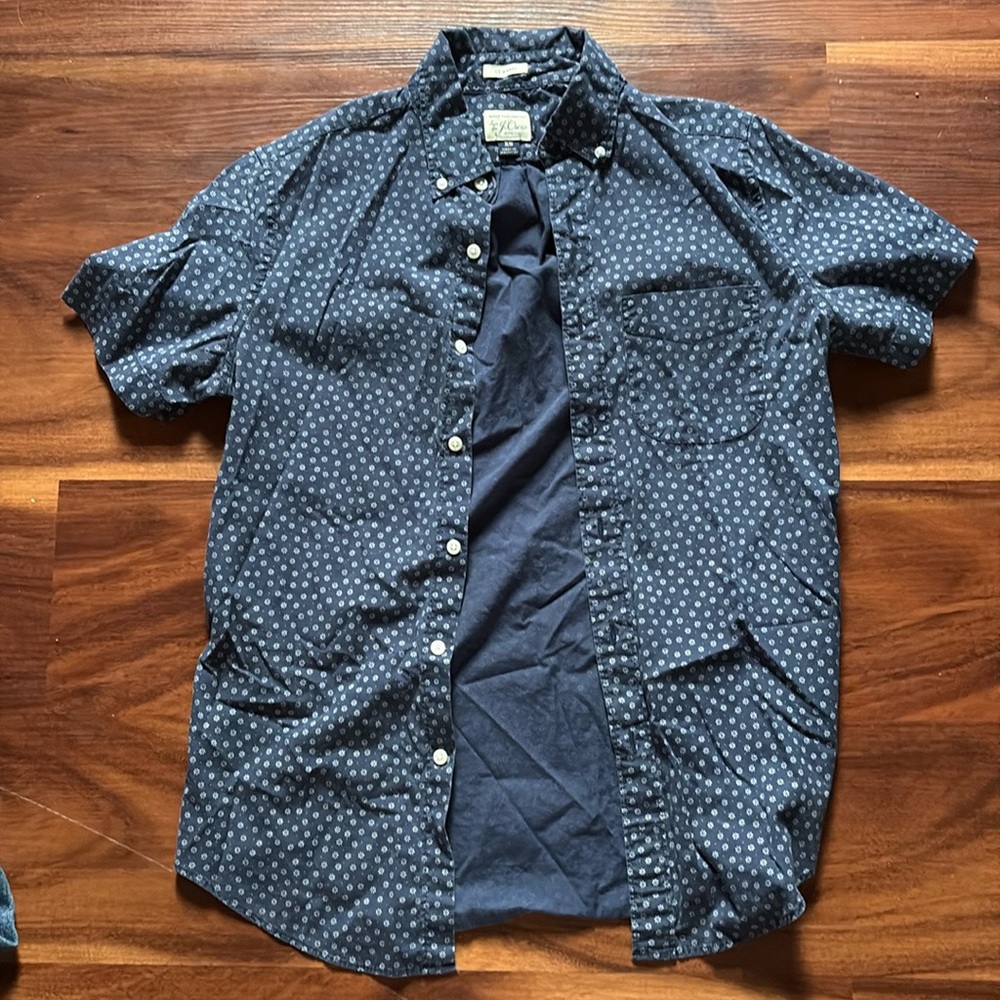 Men’s J crew dark blue cotton button up size XS